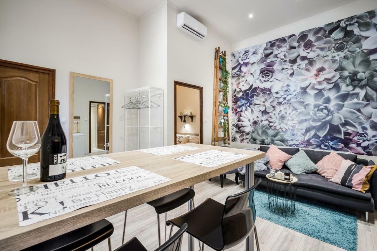 A9 Houseleek Astoria Apartment Budapest Exterior photo