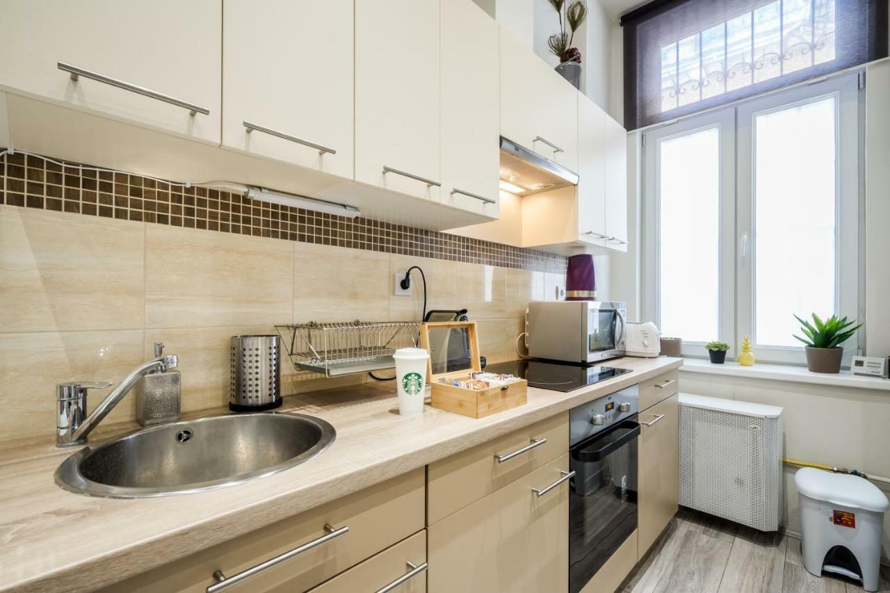 A9 Houseleek Astoria Apartment Budapest Exterior photo