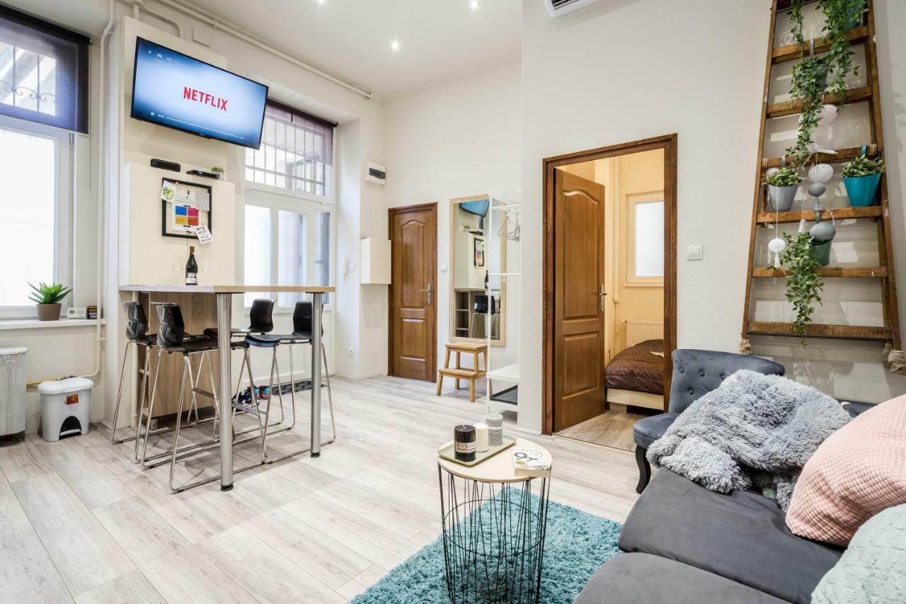 A9 Houseleek Astoria Apartment Budapest Exterior photo