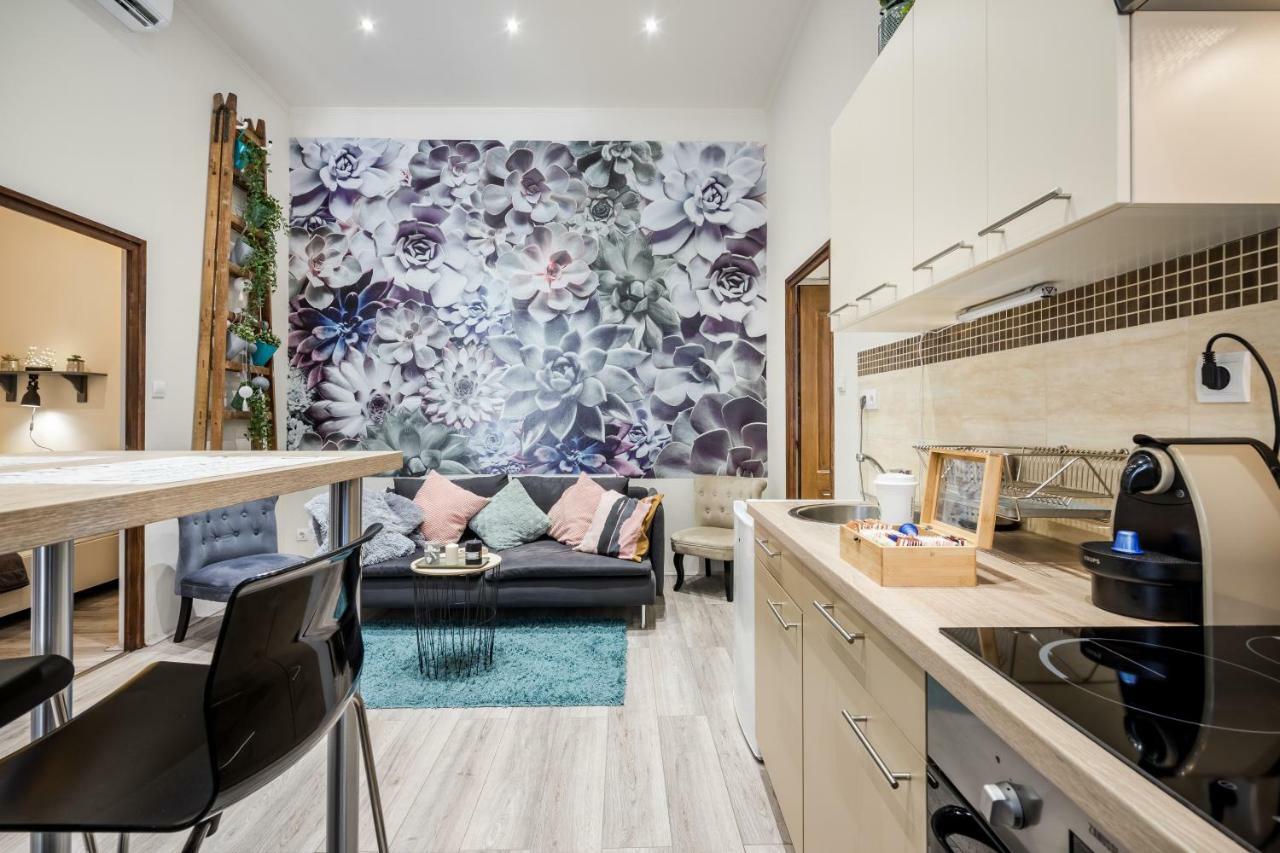 A9 Houseleek Astoria Apartment Budapest Exterior photo